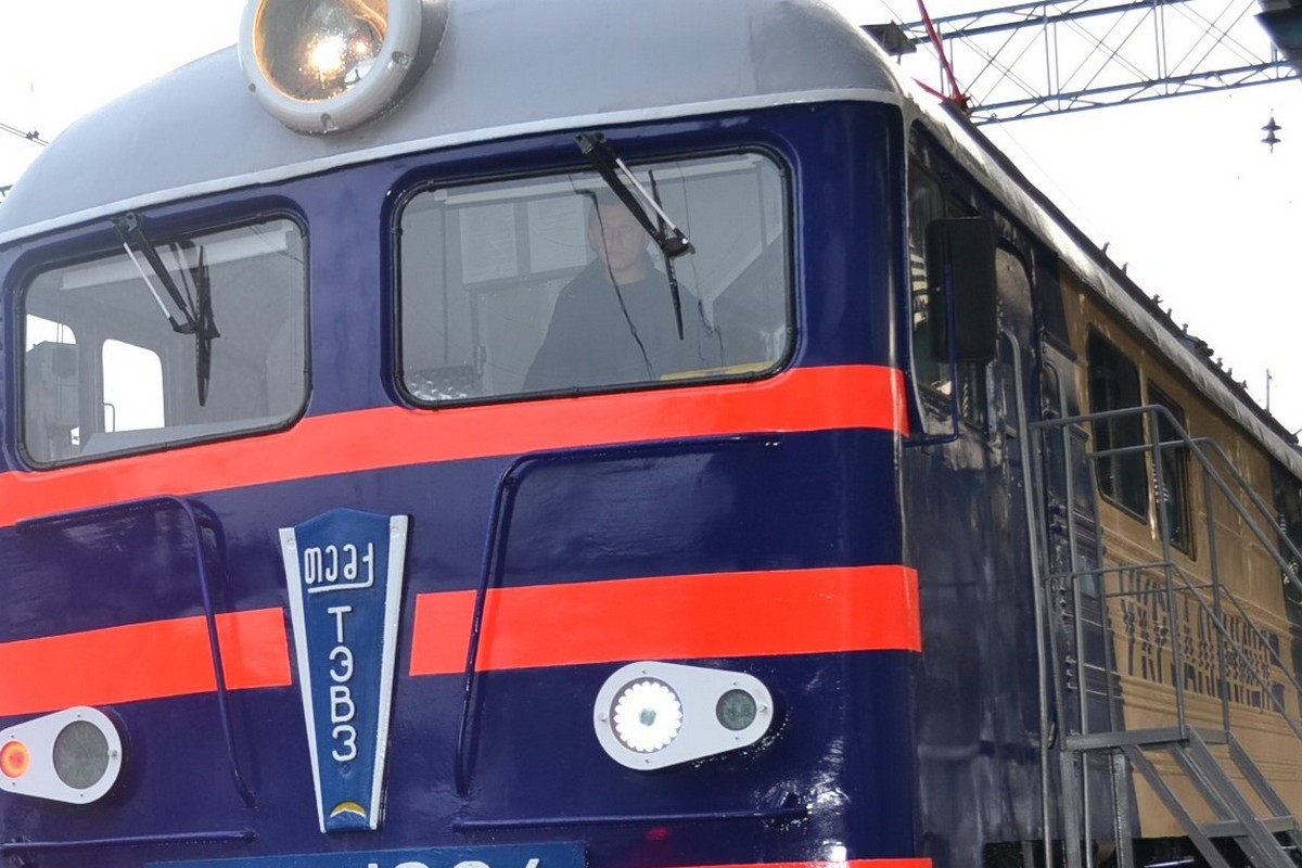 З 1 листопада припиняють курсувати дві електрички «Марганець – Запоріжжя-2» 1 З 1 листопада припиняють курсувати дві електрички 2