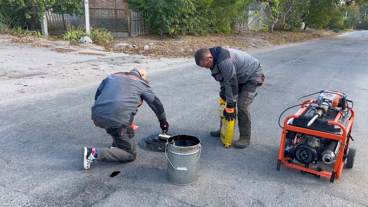 У Червоногригорівській громаді ремонтують дороги холодним асфальтом