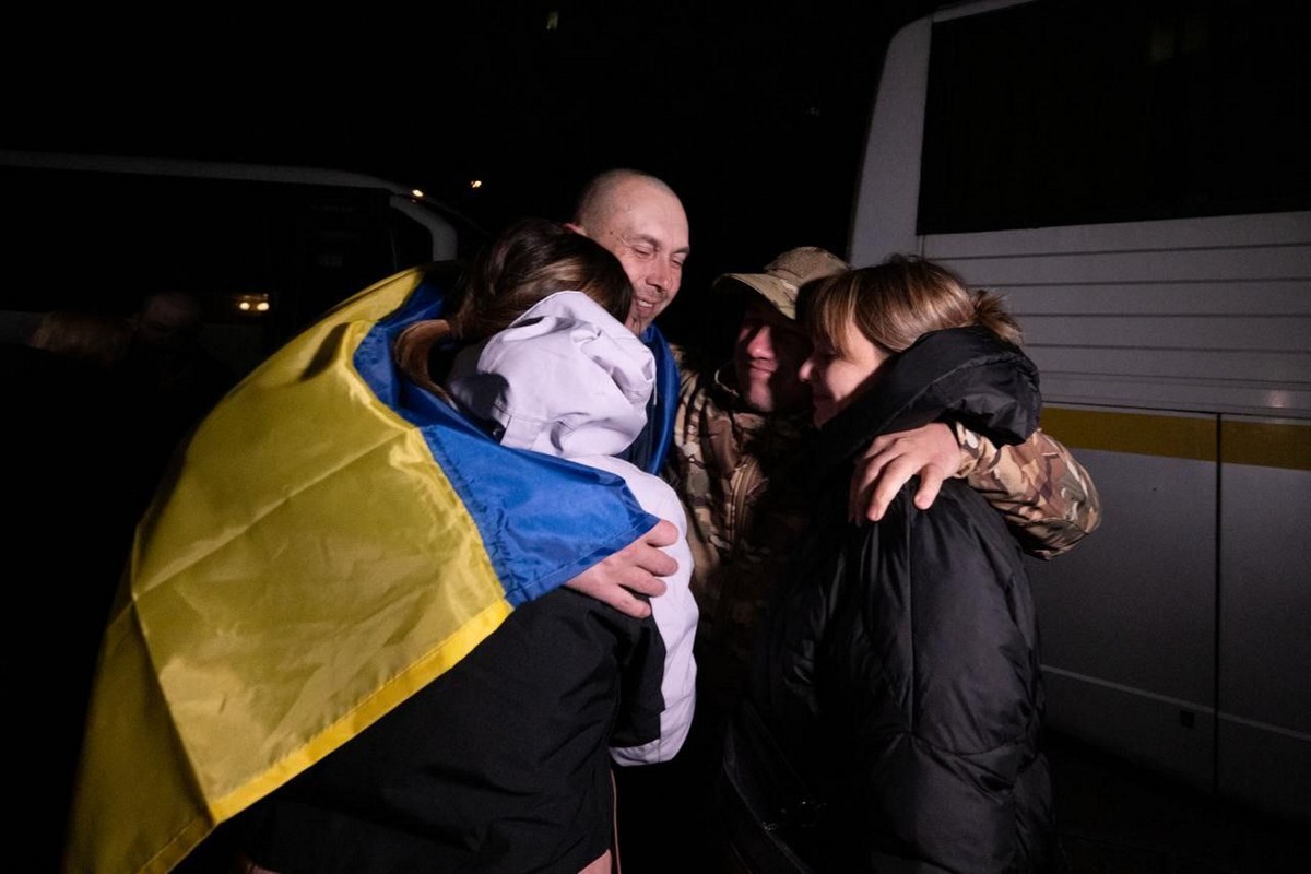 10 оборонців з Дніпропетровщини повернулися з російського полону 18 жовтня