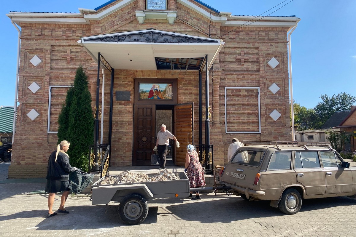 у Нікополі продовжують розчищати територію храму 2