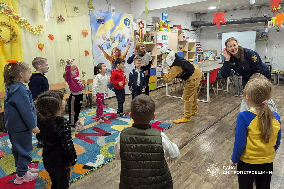 У Нікополі надзвичайники відвідали дошкільнят: фото