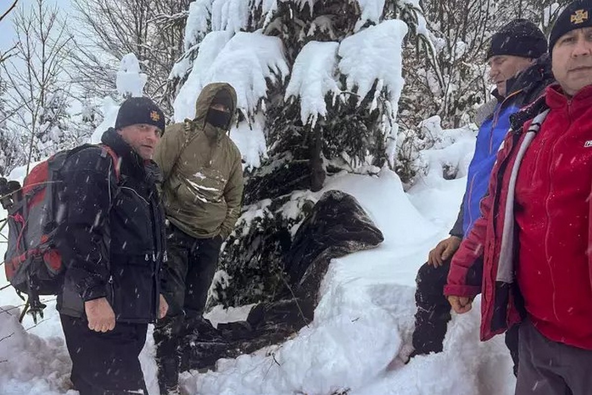 20-річний мешканець Дніпропетровщини три дні блукав у засніжених горах Закарпаття 1 20-річний мешканець Дніпропетровщини три дні блукав у засніжених горах Закарпаття