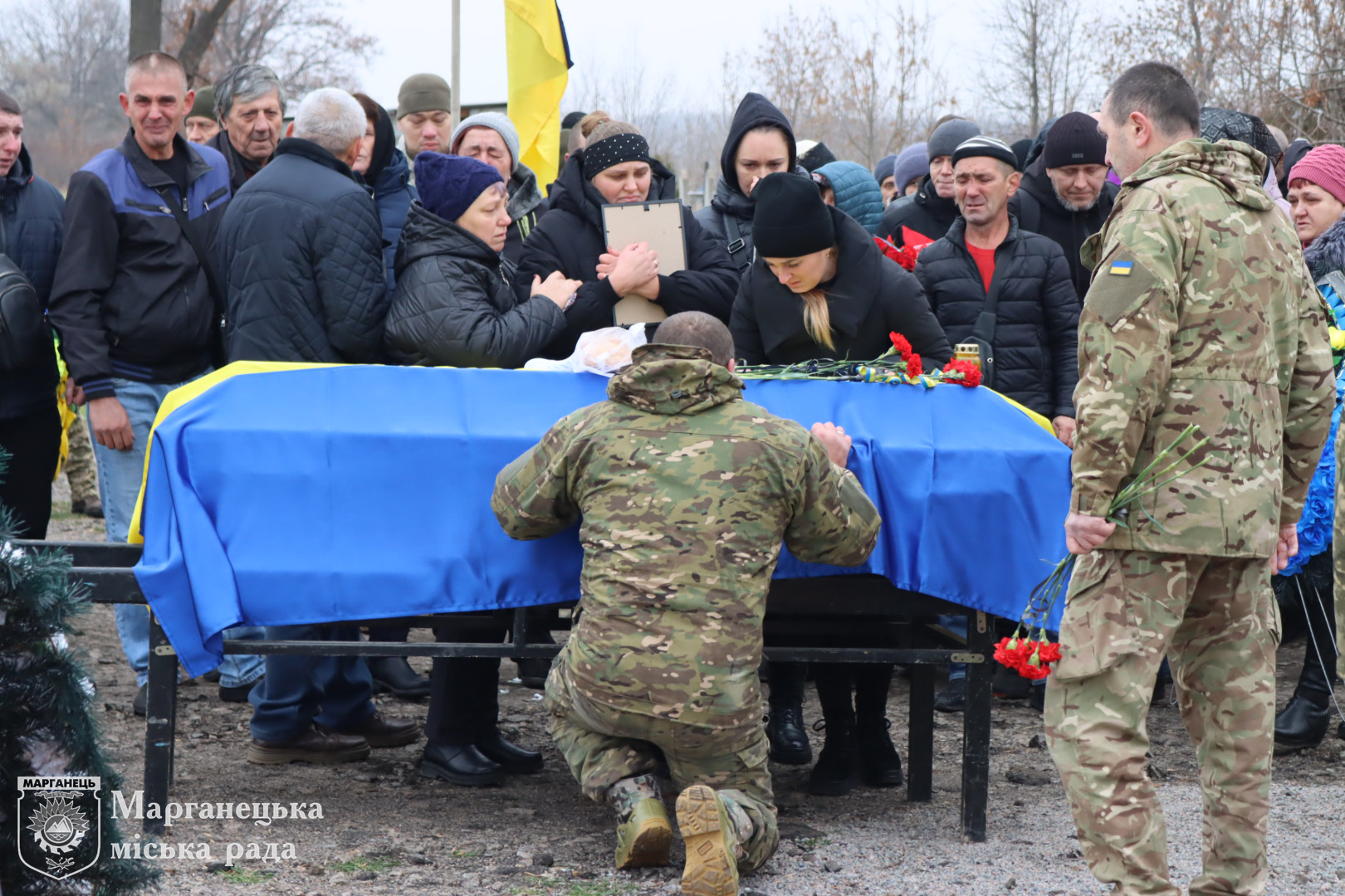 30 листопада Марганець провів в останню путь полеглого Захисника (фото) 9