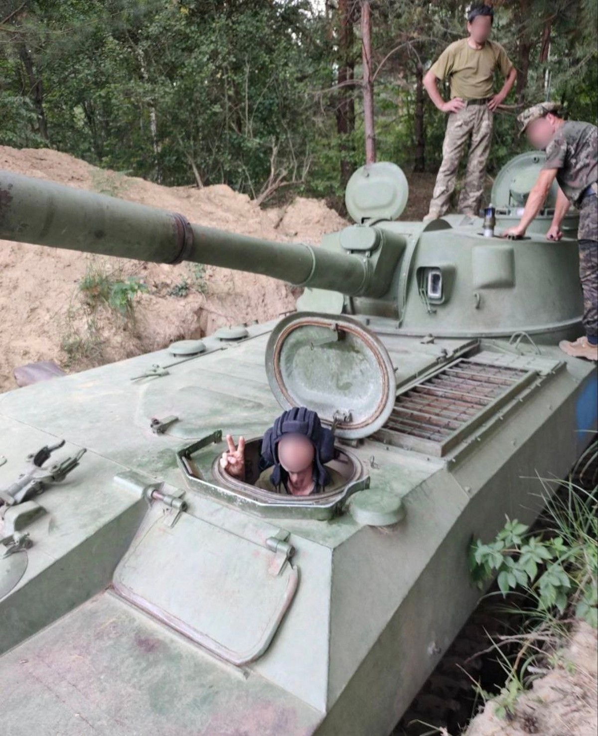 «Хтось зі зрадників у Водяному показав обхідну дорогу до ЗАЕС»: Захисник з Енергодара розповів, як зустрічали ворога