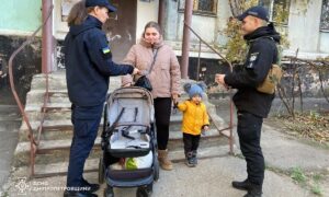 Не перевантажувати електромережі, стежити за приладами: з мешканцями Нікополя провели бесіди