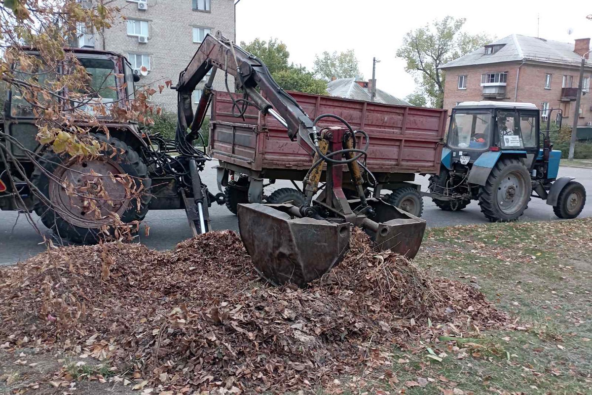 У Нікополі комунальники займаються благоустроєм