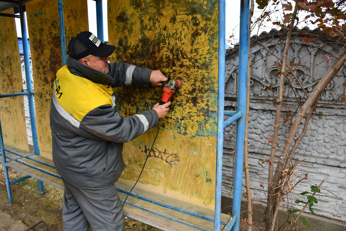 У Нікополі комунальники займаються благоустроєм