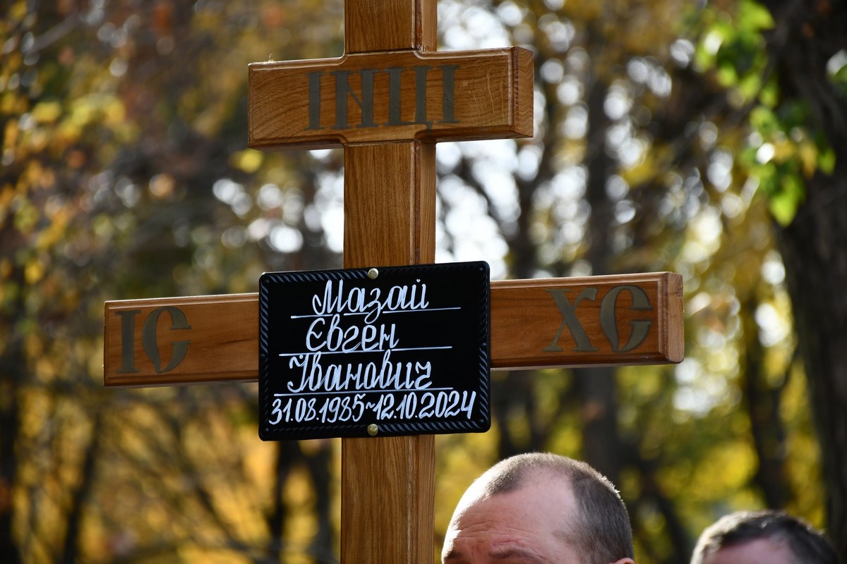 Був призваний у червні і загинув на Курщині: Нікополь сьогодні провів в останню путь Захисника