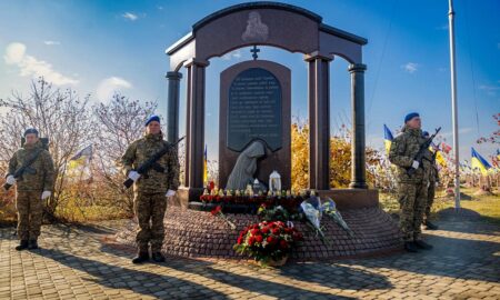 У Дніпрі вшанували полеглих Захисників і Захисниць України (фото)