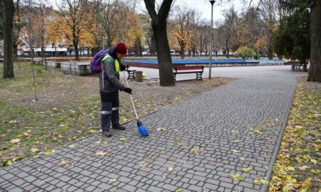 Нікополь напередодні зими: які роботи виконують комунальники (фото)