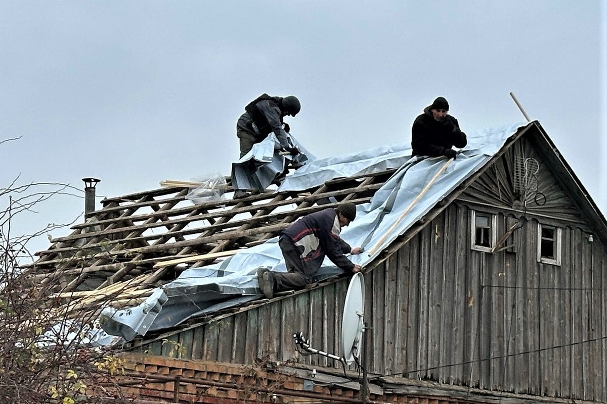 У Нікополі відновлюють понівечене ворогом житло: фото