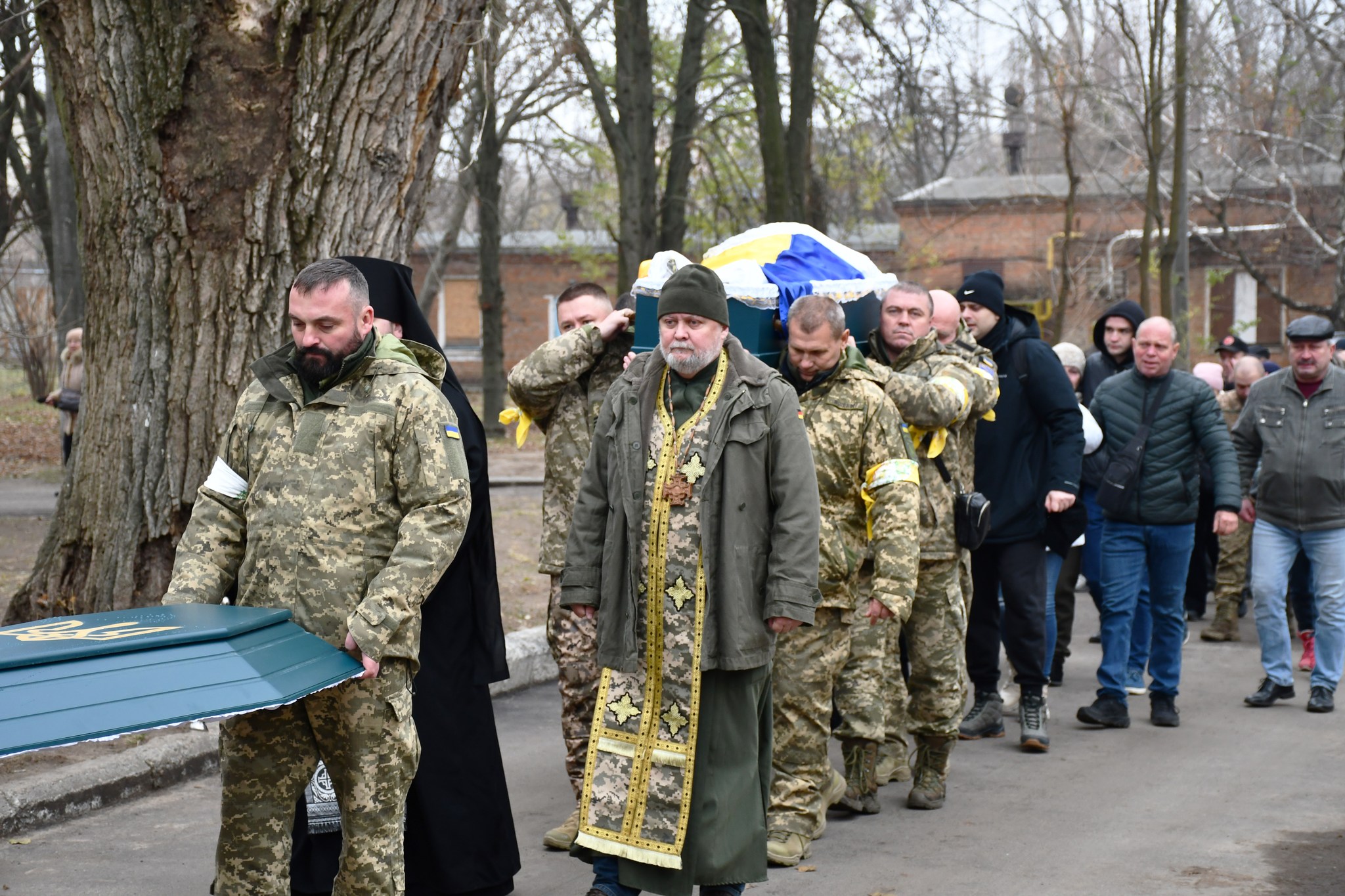 Був феросплавником, а в ЗСУ майором: у Нікополі сьогодні провели в останню путь померлого Захисника