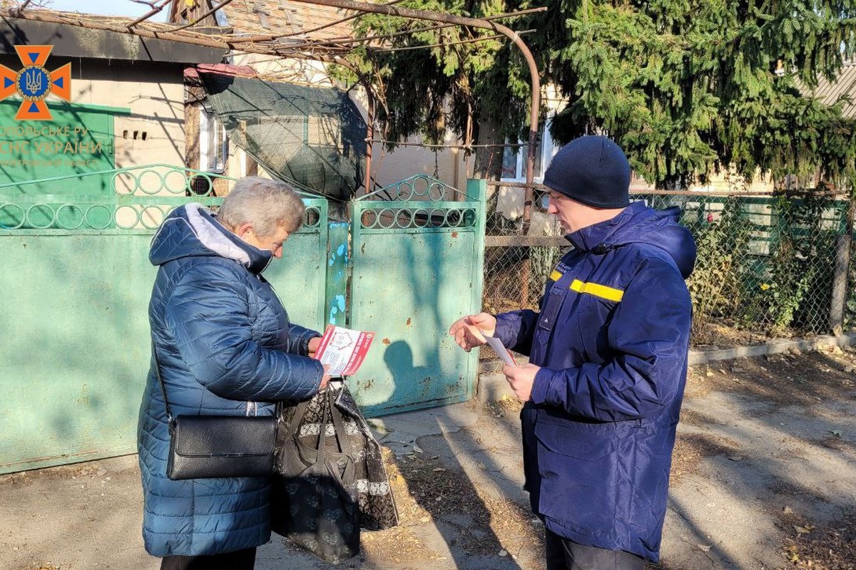 Мешканцям Покрова нагадали, як запобігти виникненню пожеж в оселях (фото) 3