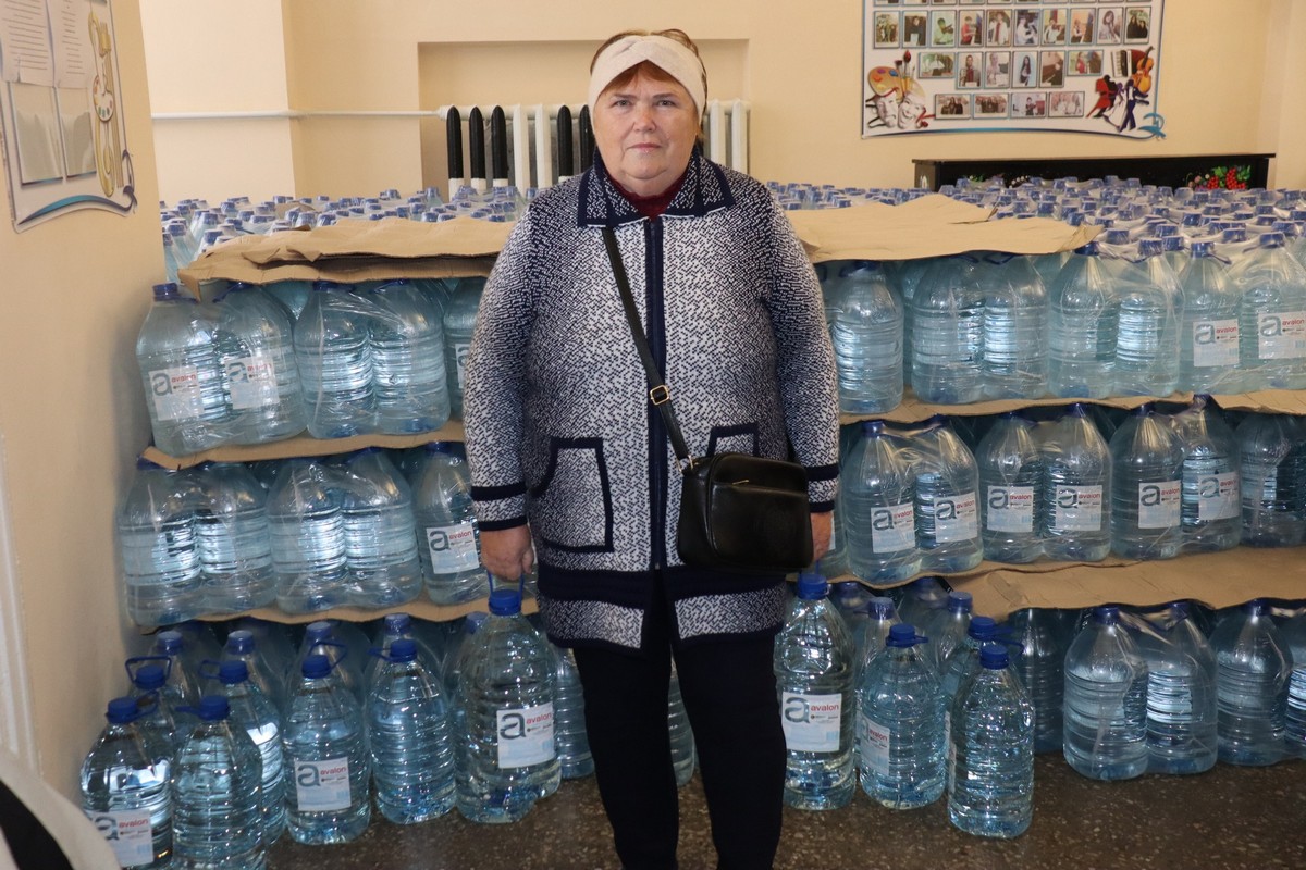  Мешканцям Покрова продовжують видавати питну бутильовану воду  (фото) 4