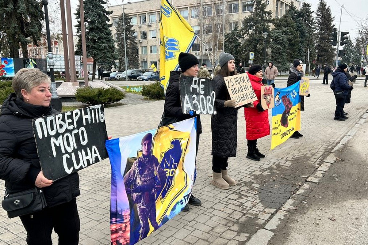 На Дніпропетровщині провели акції на підтримку військовополонених (фото) 1 На Дніпропетровщині провели акції на підтримку  військовополонених (фото)