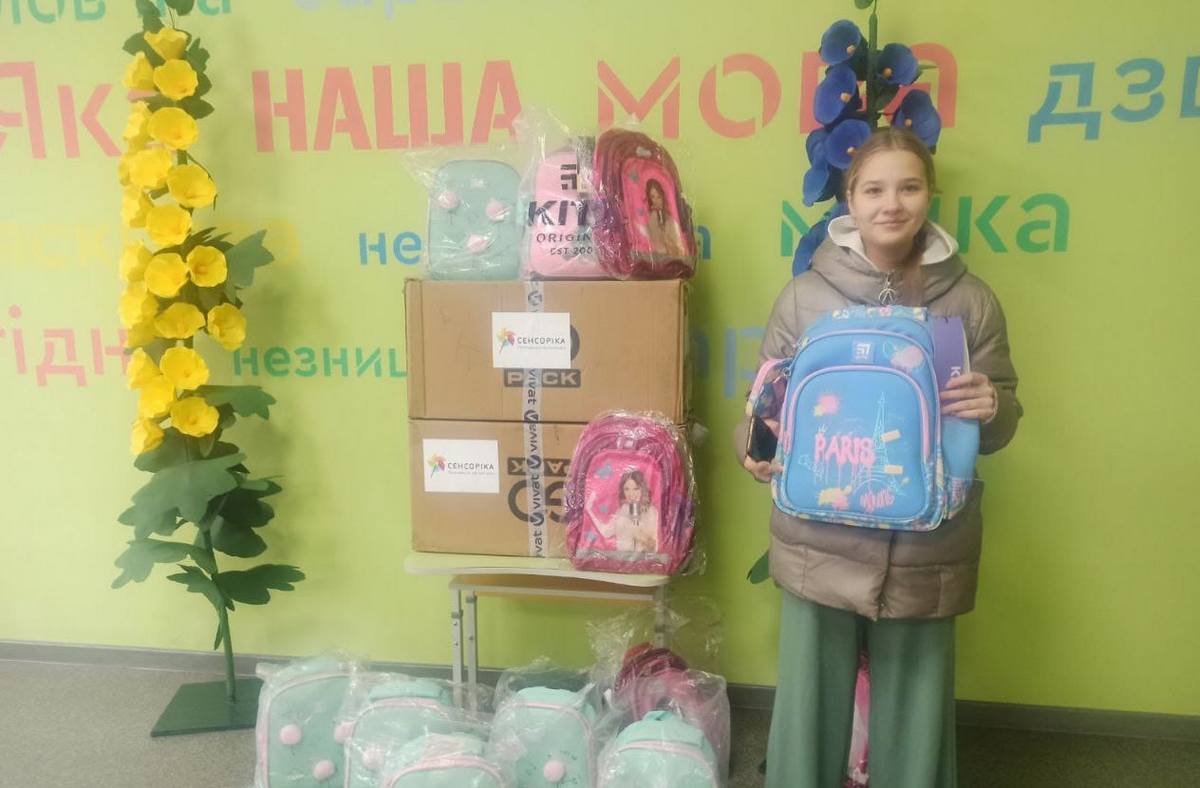 На Нікопольщині школярі отримали нові рюкзаки від благодійників 1 На Нікопольщині школярі отримали нові рюкзаки від благодійників