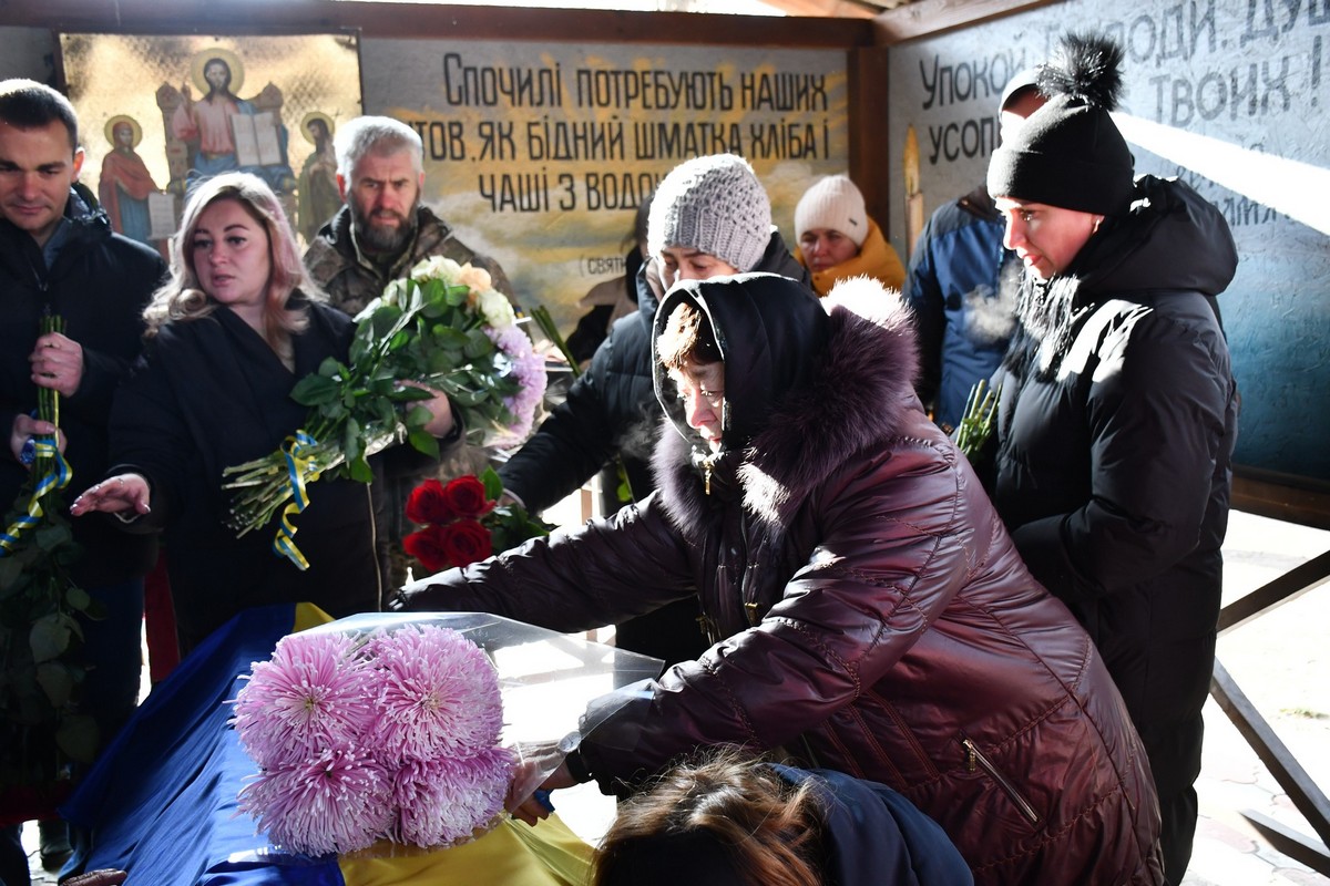 Нікополь провів в останню путь полеглого Захисника 7