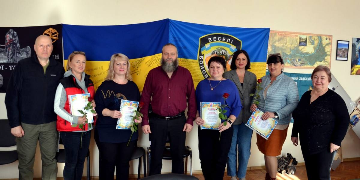 Соцпрацівники Нікопольської РВА отримали Подяки від Євгена Євтушенка: список 1 Соцпрацівники Нікопольської РВА отримали Подяки від Євгена Євтушенка