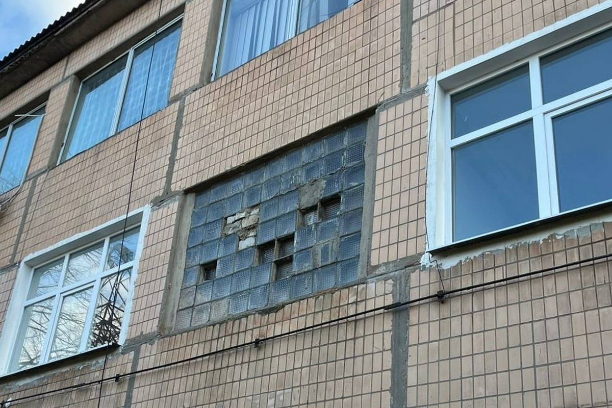 Ворог гатив по Нікопольщині протягом дня: у Нікополі постраждала 75-річна жінка 1 Ворог гатив по Нікопольщині з «Градів» та артилерії 8