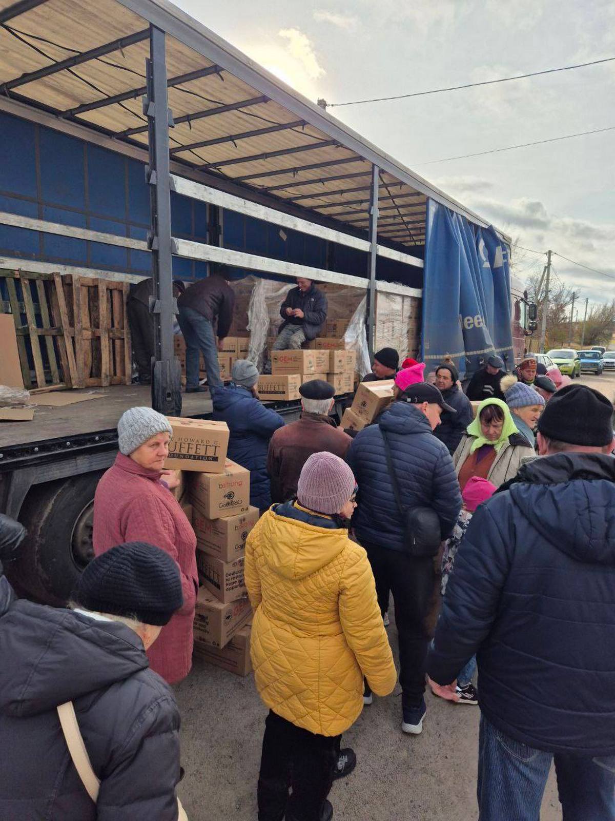 Жителям Мирівської громади видали понад 1400 харчових наборів (фото) 2