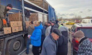 Жителям Мирівської громади видали понад 1400 харчових наборів (фото) 4