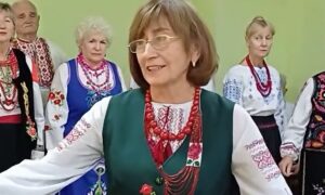 Співала, навіть працюючи машиністкою крану: у Нікополі сьогодні прощаються з Людмилою Демченко