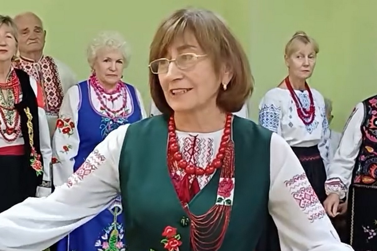 Співала, навіть працюючи машиністкою крану: у Нікополі сьогодні прощаються з Людмилою Демченко 1 Співала, навіть працюючи машиністкою крану: у Нікополі сьогодні прощаються з Людмилою Демченко