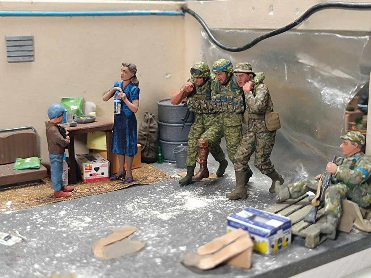 «АзовСталь: у сталевих обіймах»: майстер з Нікополя створює діораму про оборону Маріуполя 1 майстер з Нікополя створює діораму про оборону Маріуполя 3