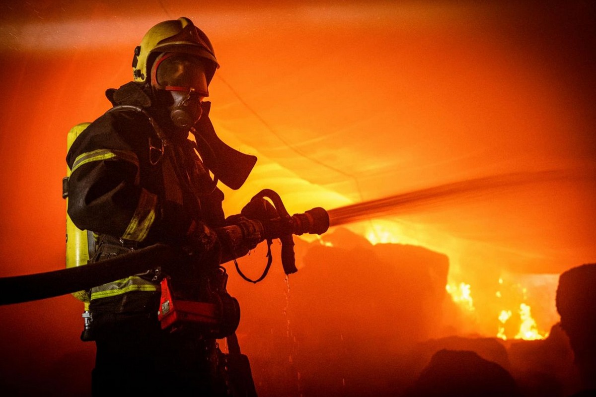 Ворог атакував Нікопольщину і Дніпровський район, виникла пожежа 1 Ворог атакував Нікопольщину і Дніпровський район, виникла пожежа