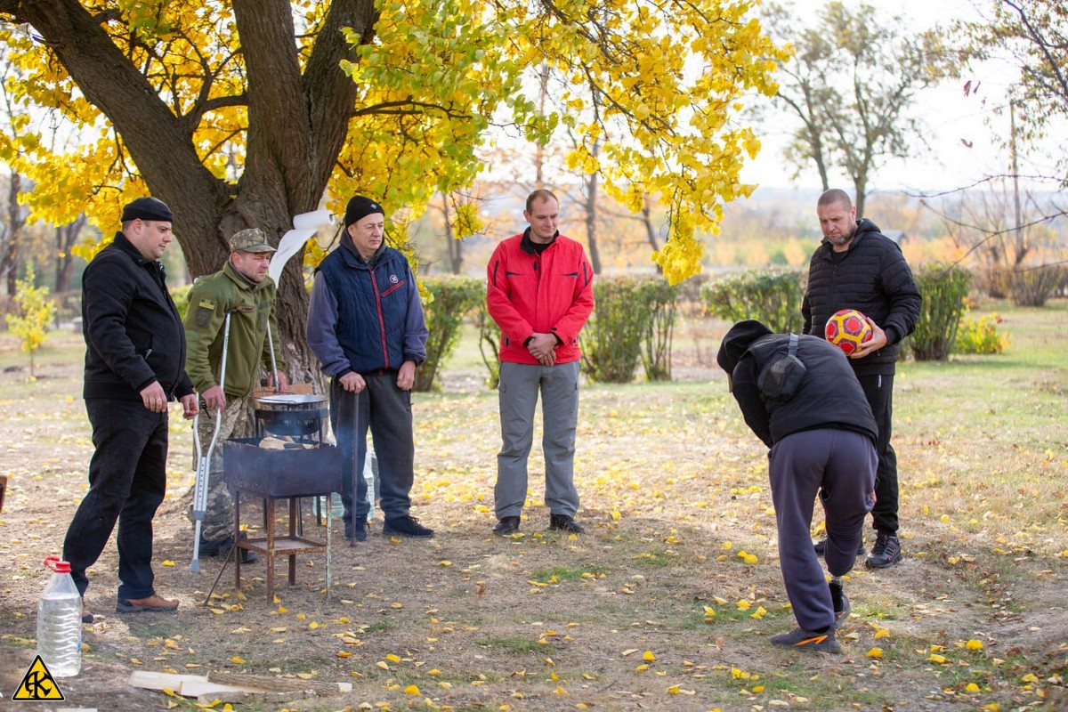 Знайомилися і ділилися спогадами: у Червоногригорівській громаді відбулася зустріч з Героями