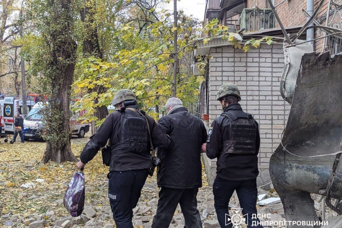 Ракетний удар по Кривому Рогу: показали моторошні фото, розпочато розслідування