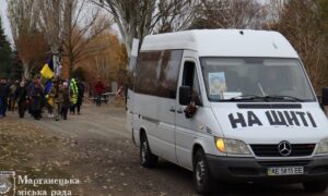 І крає серце біль… У Марганці сьогодні провели в останню путь 28-річного матроса (фото)