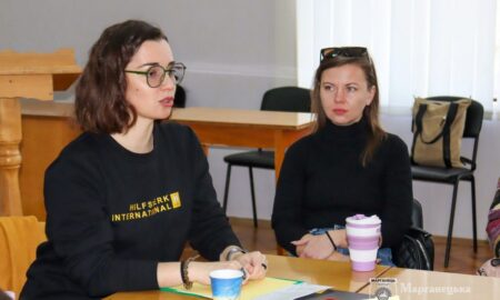 У Марганці реалізують масштабний проєкт Help-Point: місто відвідала представниця міжнародної організації