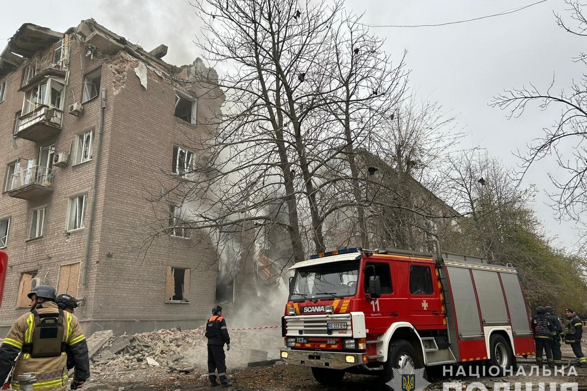 про наслідки ракетного удару по Кривому Рогу розповіли у поліції 4