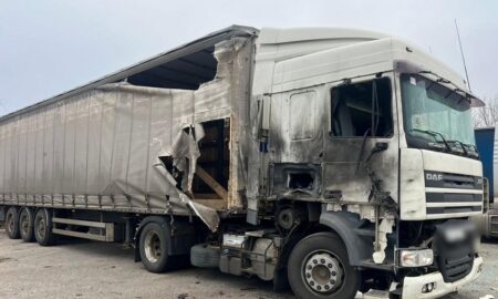 Удари по підприємству, трьох АЗС, вантажівці з хлібом: наслідки обстрілів Нікополя і району від поліції