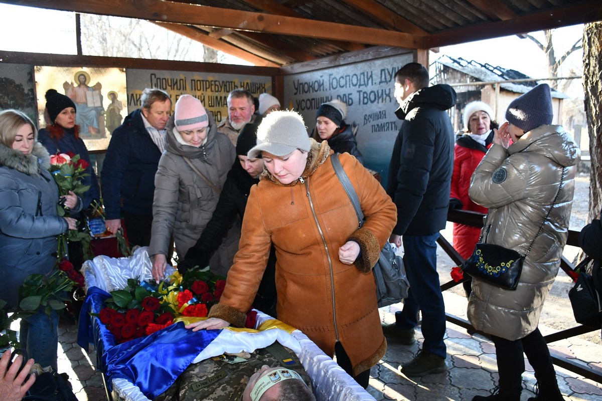 14 грудня Нікополь провів останню путь хороброго Захисника (фото) 6