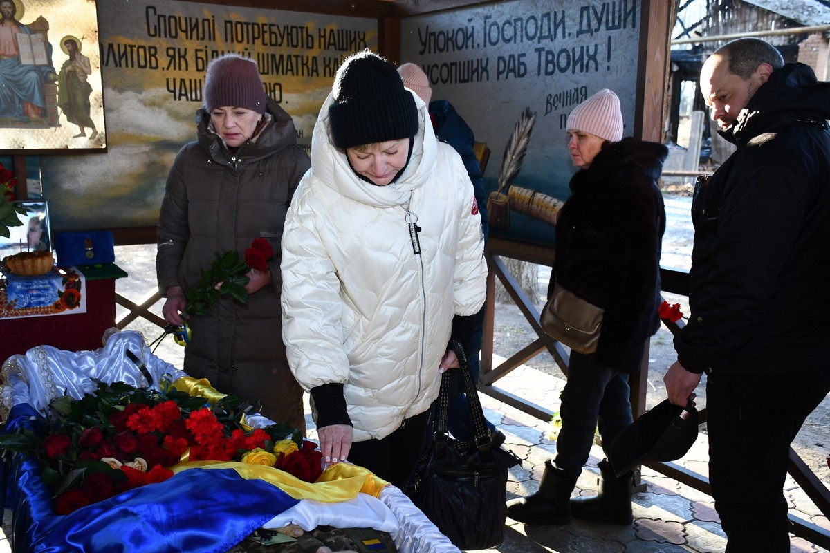 14 грудня Нікополь провів останню путь хороброго Захисника (фото) 8