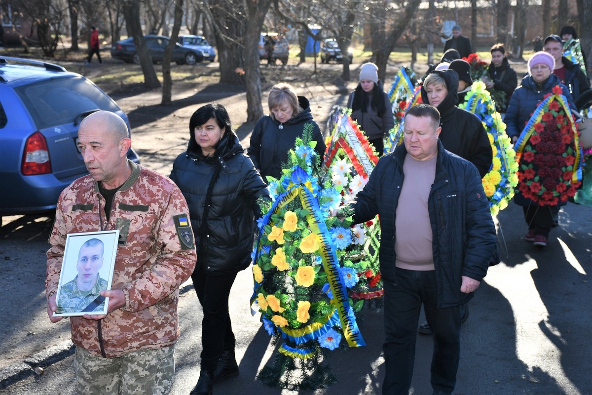 Працював на «ПК «Дніпровський»: у Нікополі сьогодні провели в останню путь Героя, який загинув 14 місяців тому (фото)