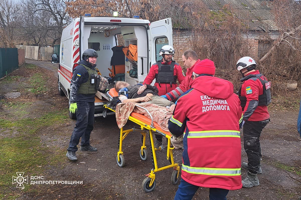 Евакуювали поранених у Нікополі з місця обстрілу