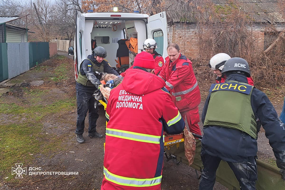 Евакуювали поранених у Нікополі з місця обстрілу