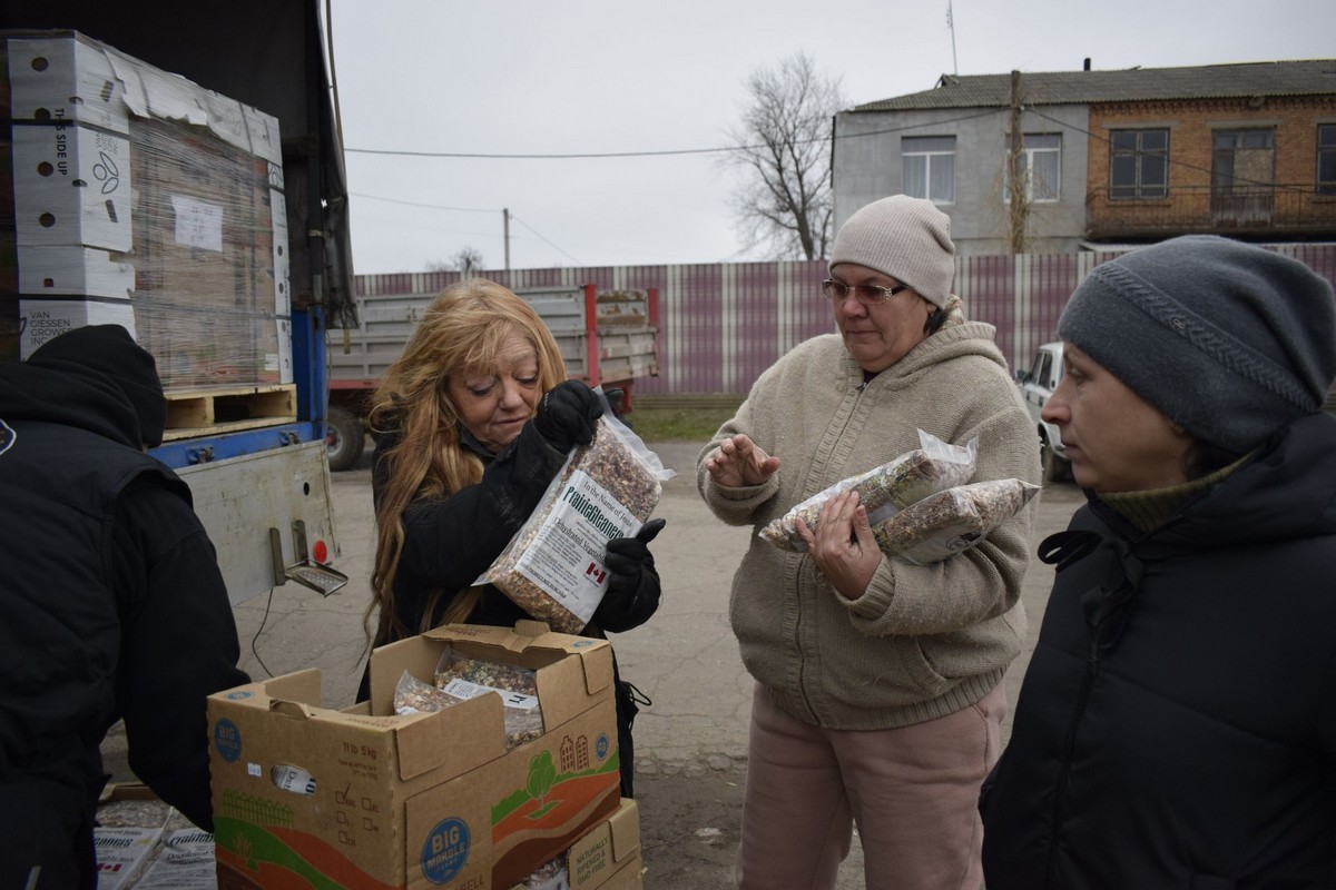 На Нікопольщину завітала відома волонтерка-агроном з Канади: фото