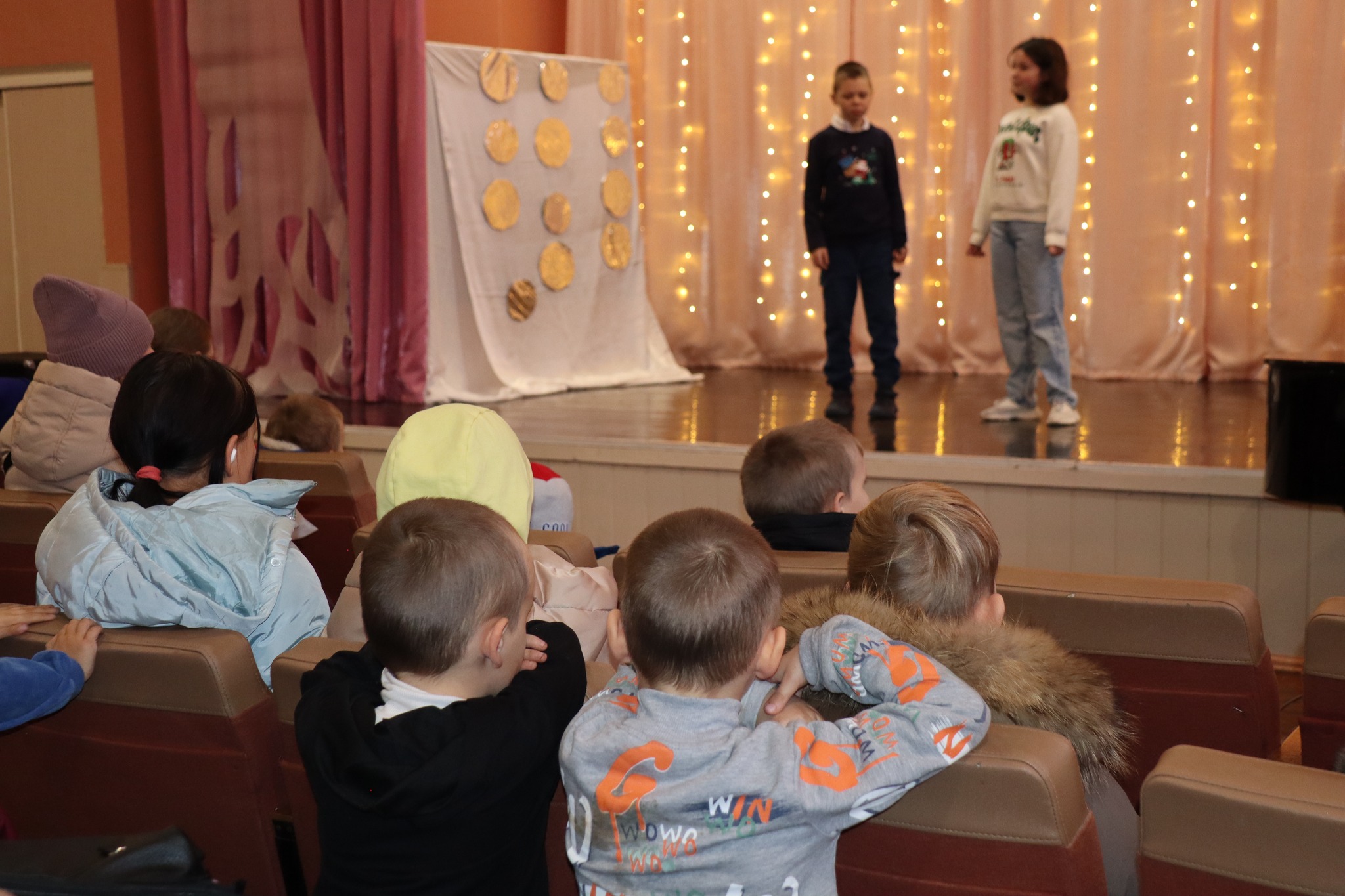 Як у Покрові привітали з Днем святого Миколая дітей пільгових категорій (фото) 5