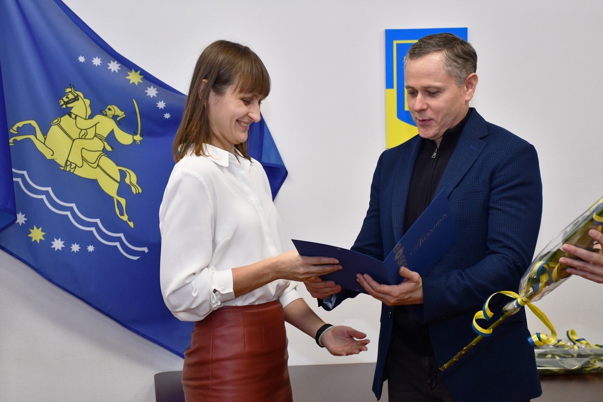 Міський голова Нікополя відзначив подяками працівників місцевого самоврядування (фото) 1 Міський голова Нікополя 14