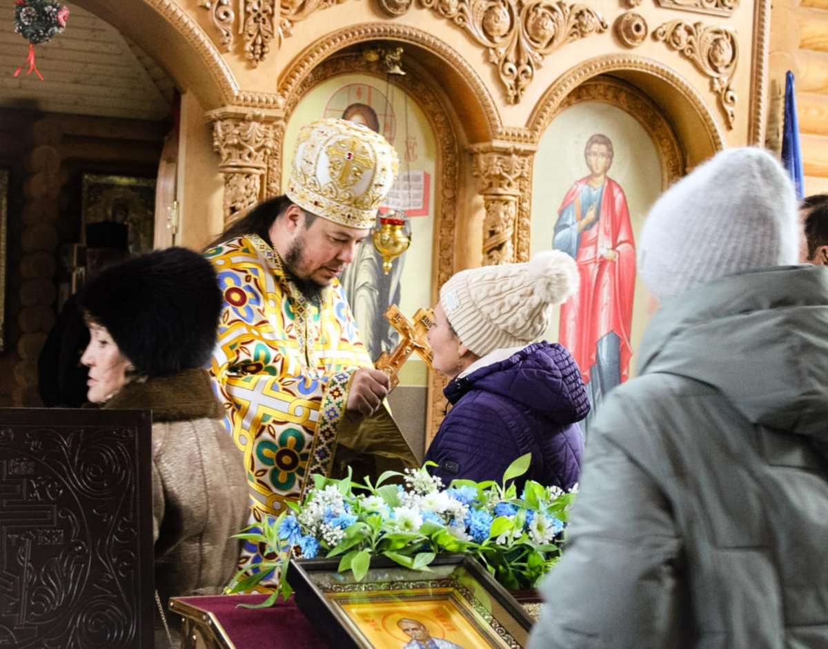 З Днем святого Миколая дітей Нікополя привітали священники ПЦУ (фото) 3