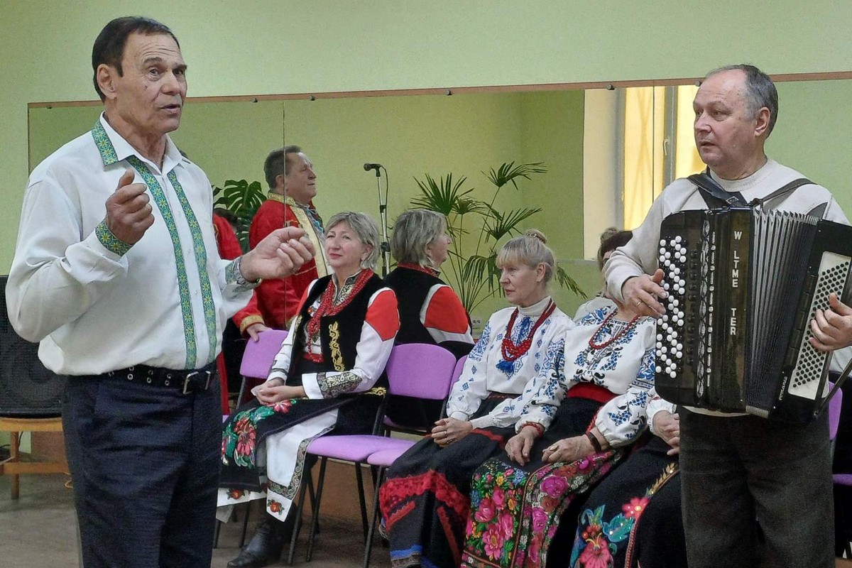 до дня ЗСУ у Нікополі відбувся концерт гурту 9