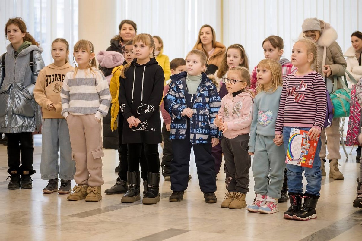 Діти-герої з Нікопольщини та Криворіжжя отримали диво до свята Миколая (фото) 1 Діти-герої з Нікопольщини та Криворіжжя отримали диво до свята Миколая (фото)