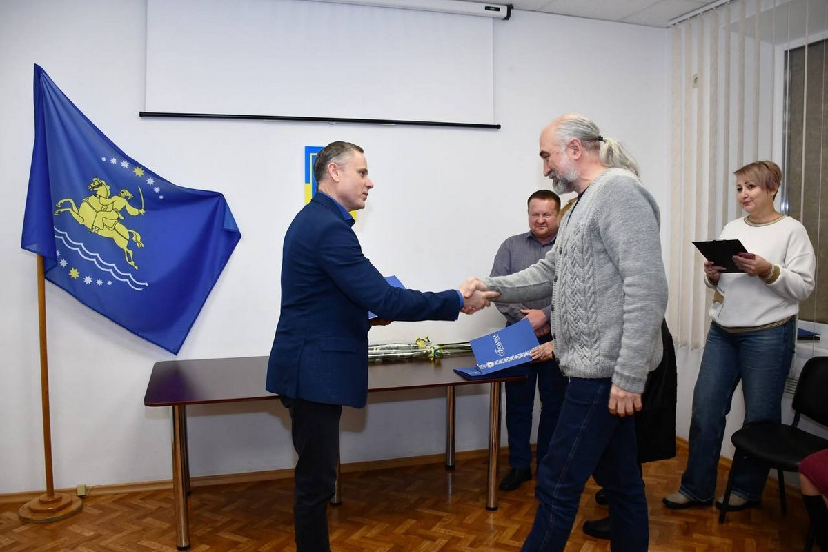 Мер Нікополя привітав активних волонтерів Нікополя з нагоди свята: список