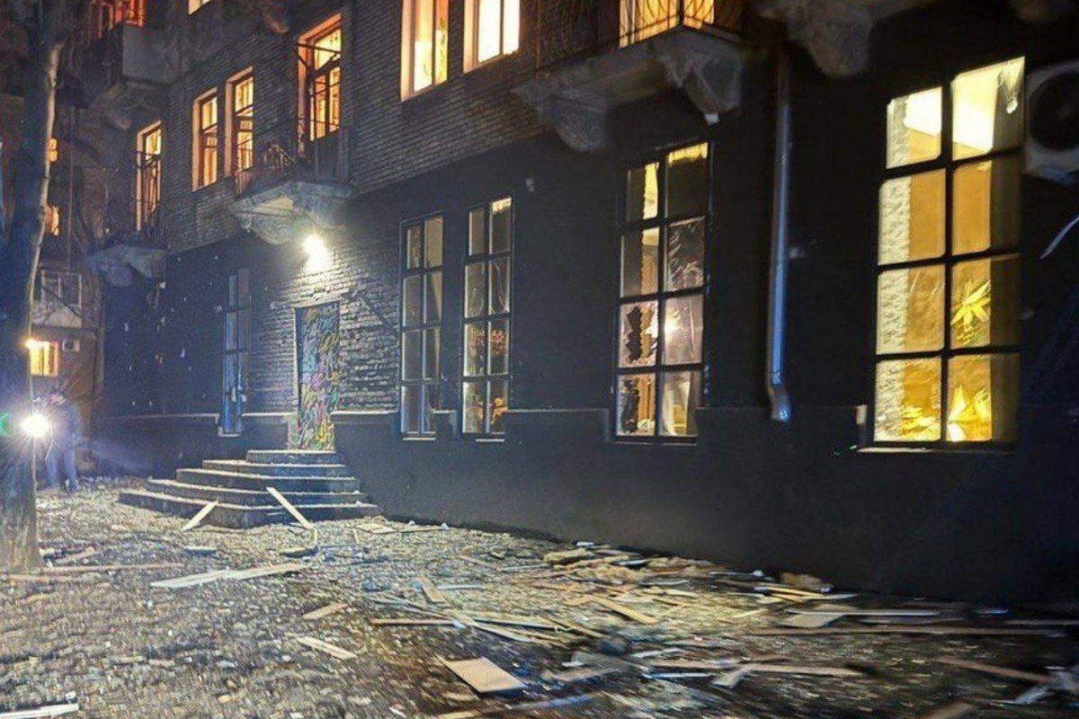 Ворог обстріляв Нікополь і вдарив БпЛА по Кам’янському району: є постраждала 1 Ворог обстріляв Нікополь і вдарив БпЛА по Кам’янському району: є постраждала