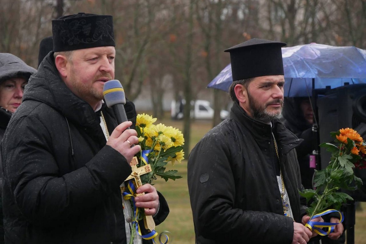 Покров сьогодні попрощався з полеглим Героєм