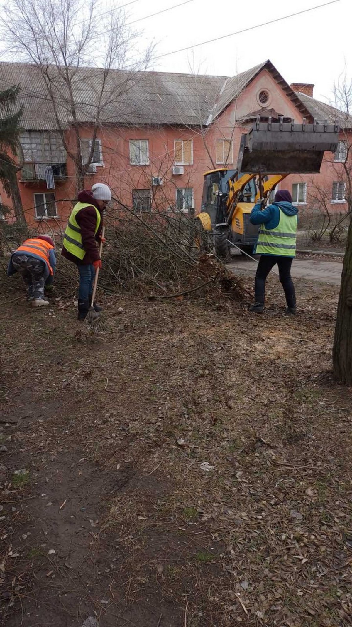 Фото-звіт від Марганецької міської ради про роботу комунальників